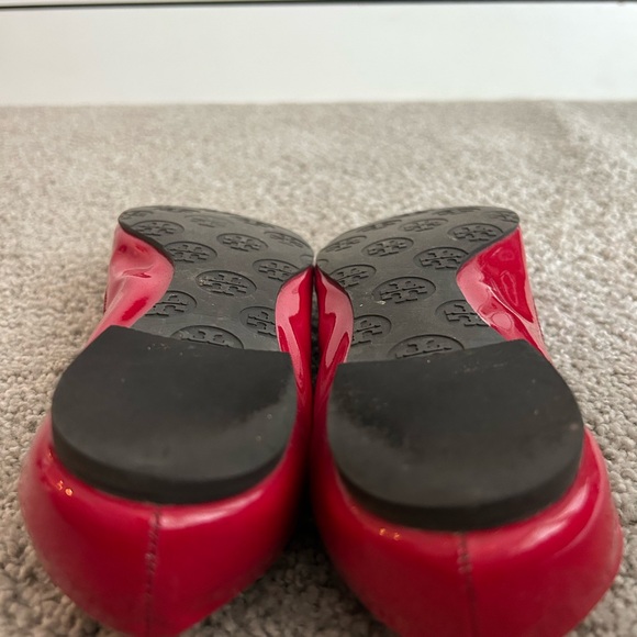 Tory Burch Hot Pink Patent Leather Ballet Flats Reva 7.5 - Picture 4 of 5